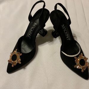MACKIN Size 10 NWOT HEELS
